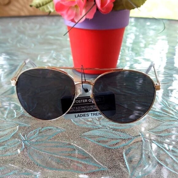 NWT vintage woman Foster Grand sunglasses New UVA protection Fashion Lightweght - Picture 1 of 4